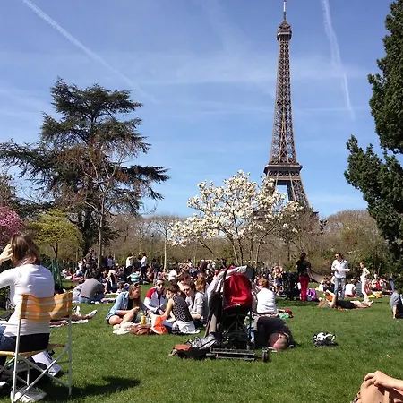 Lovely 1br - Tour Eiffel - Champs De Mars Apartment *